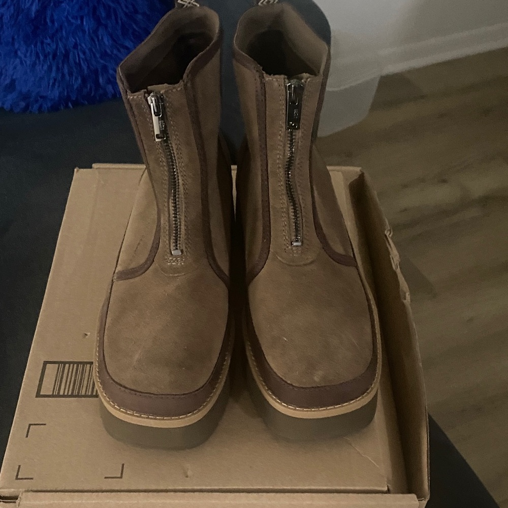 Womens Brown waterproof Ugg  Boots
